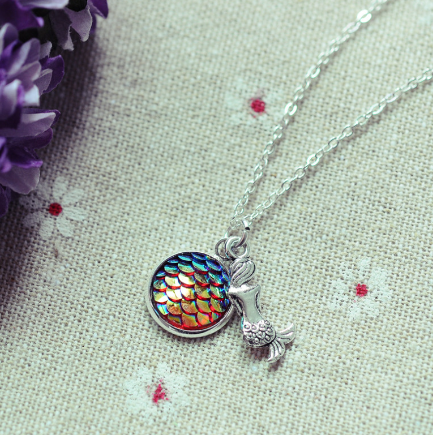 Fish Scale Gemstone Necklace with Flat Diamond Pendant