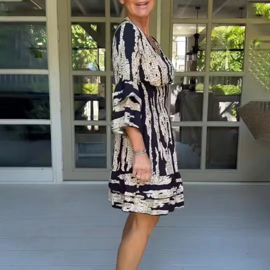 2023 Women's V-Neck Flare Sleeve Printed Dress