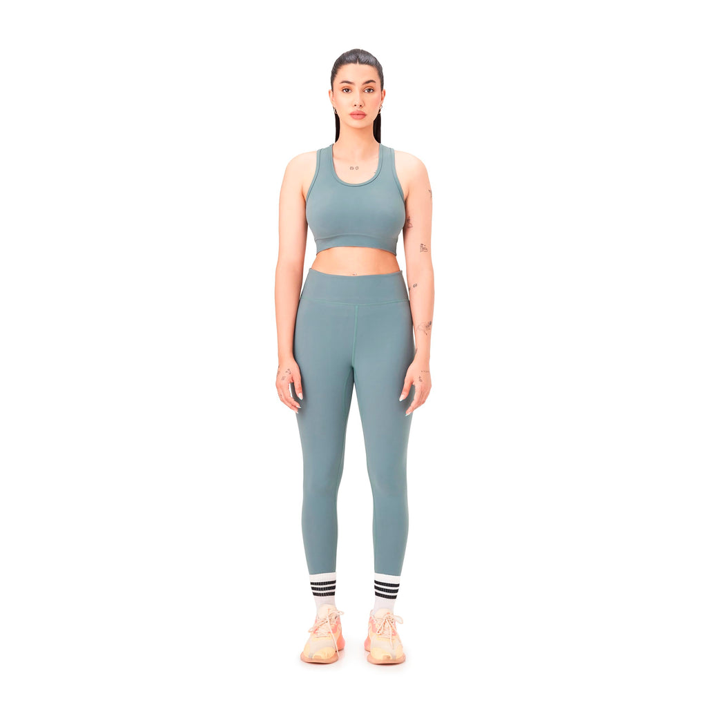 2-Piece Seamless Workout Set – Open-Back Sports Bra and Leggings