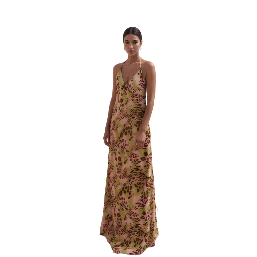 Elegant Floral Print Maxi Dress with Halter Neckline and Sleeveless Design Perfect for Spring and Summer Events
